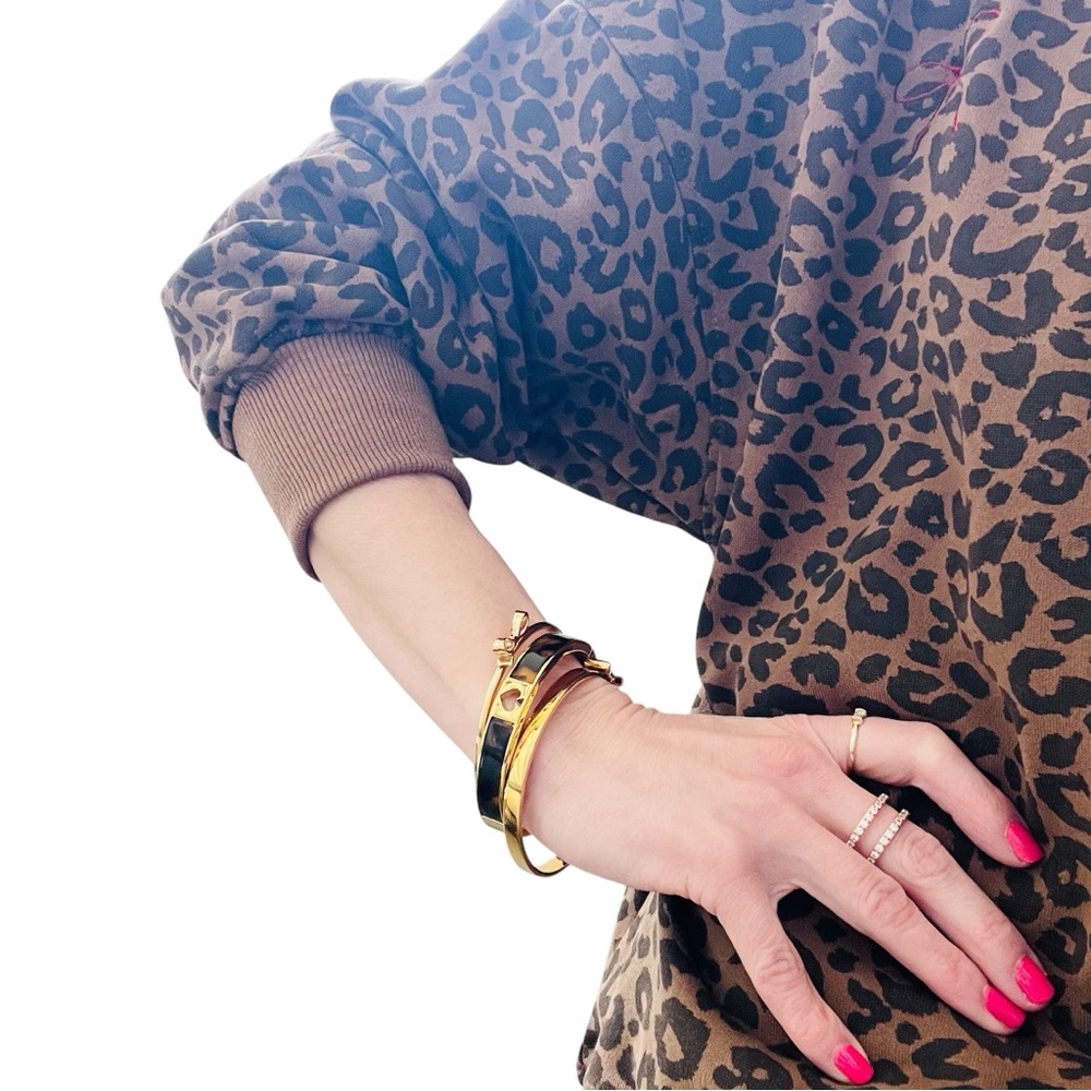 KATE SPADE Hole Punch Spade Bangle Snap Closure Tortoise Gold-Tone Bracelet OS - Picture 6 of 9